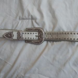 Barely worn buckle belt